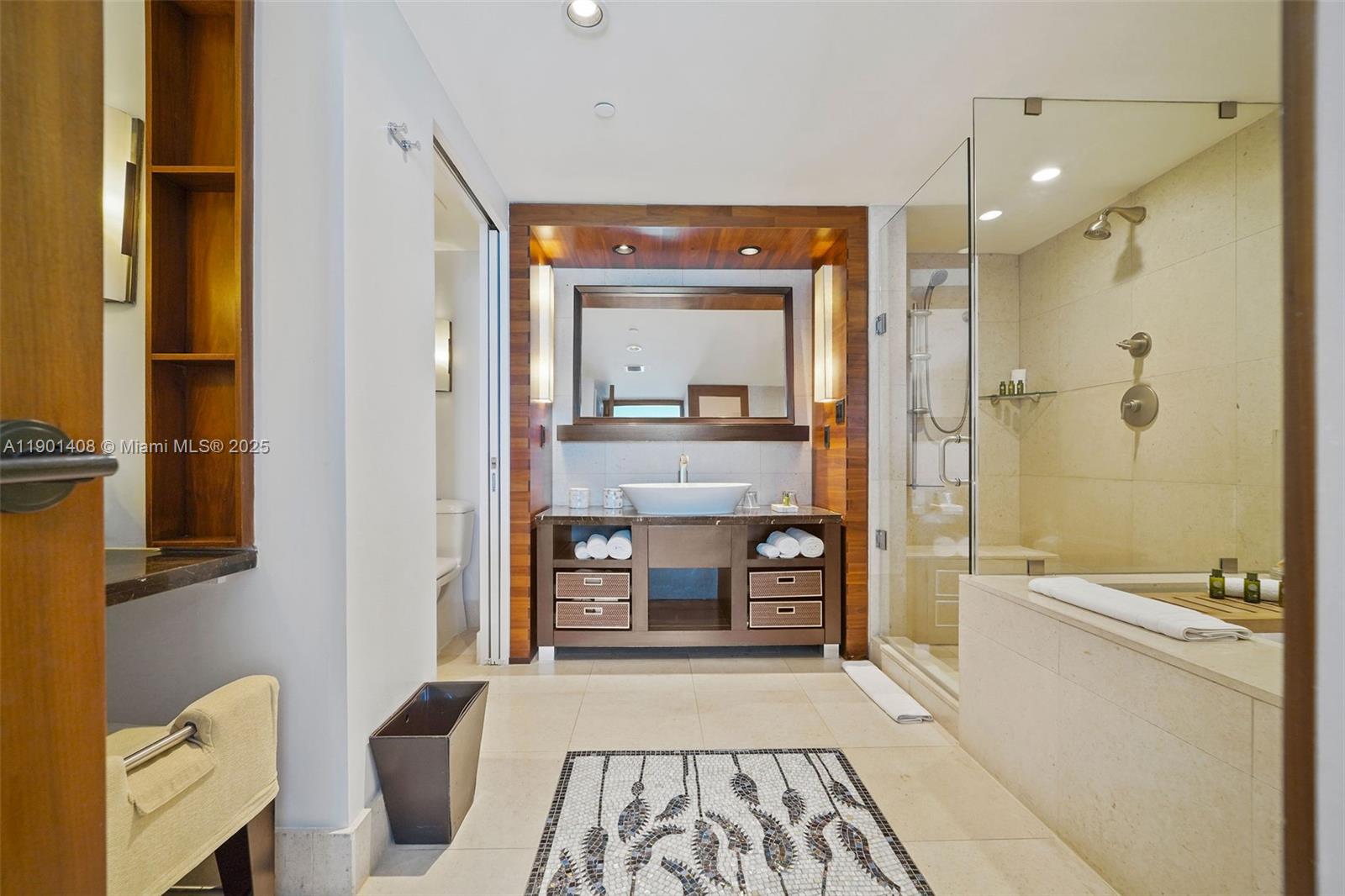 6801 Collins Ave #422, Miami Beach FL 33141