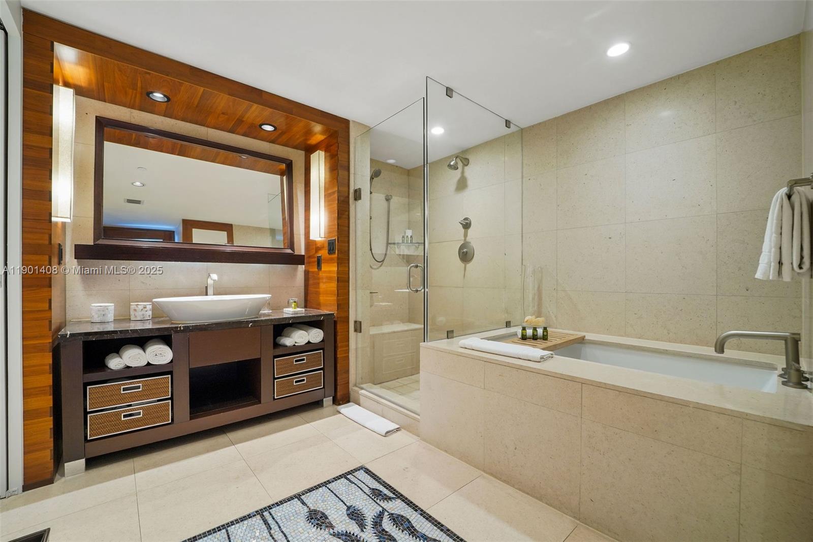 6801 Collins Ave #422, Miami Beach FL 33141