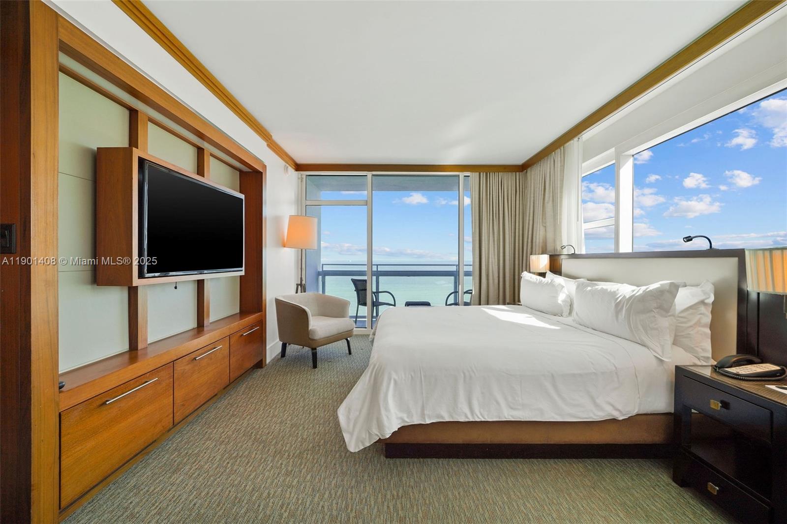 6801 Collins Ave #422, Miami Beach FL 33141