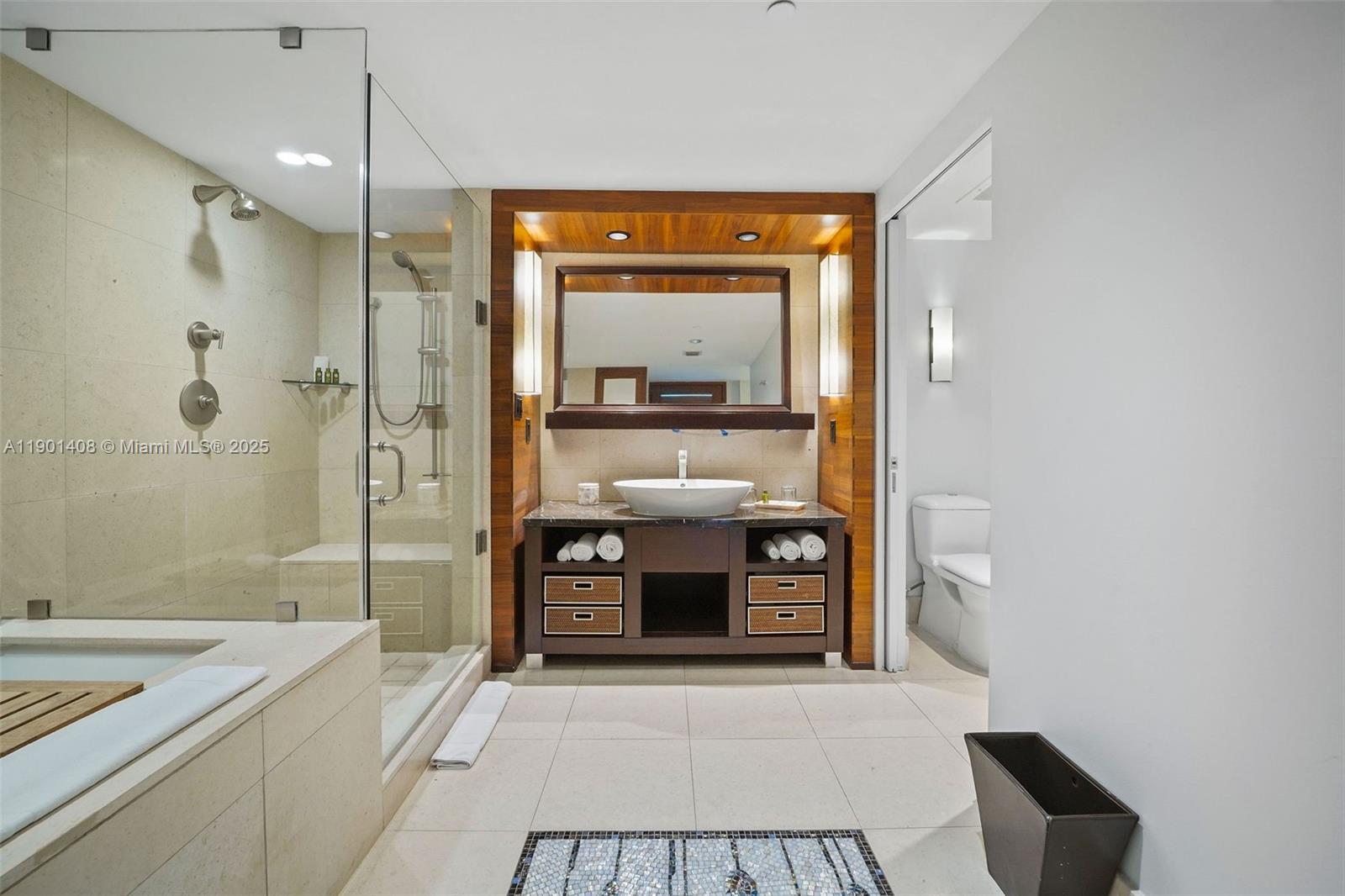6801 Collins Ave #422, Miami Beach FL 33141