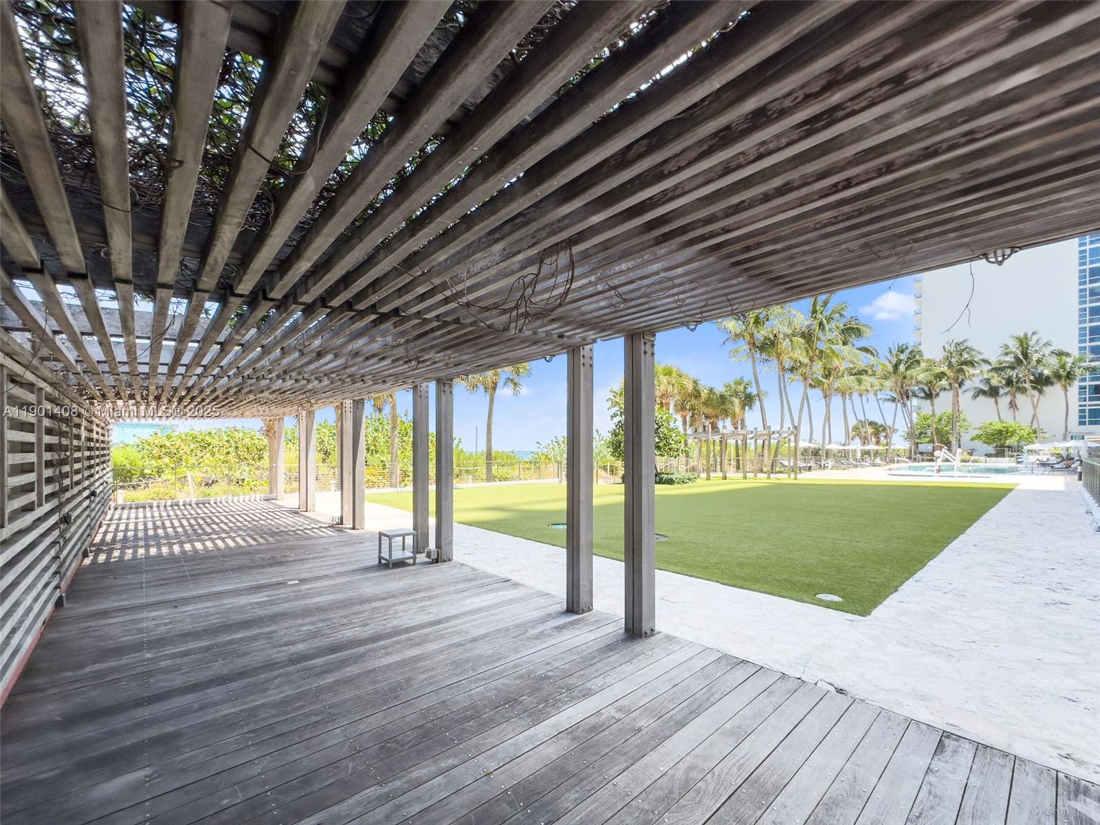 6801 Collins Ave #422, Miami Beach FL 33141