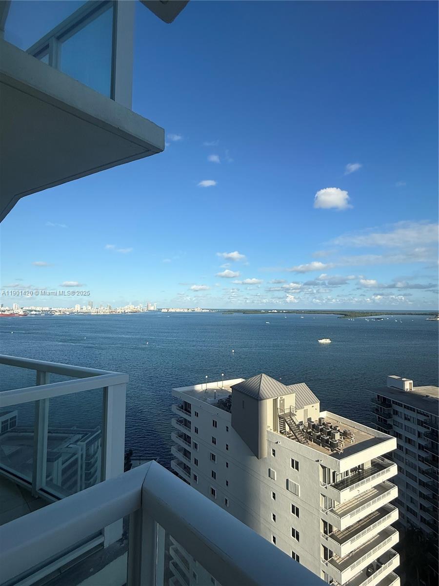 218 SE 14th St #2203, Miami FL 33131