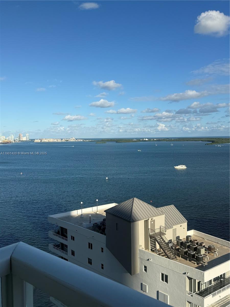 218 SE 14th St #2203, Miami FL 33131