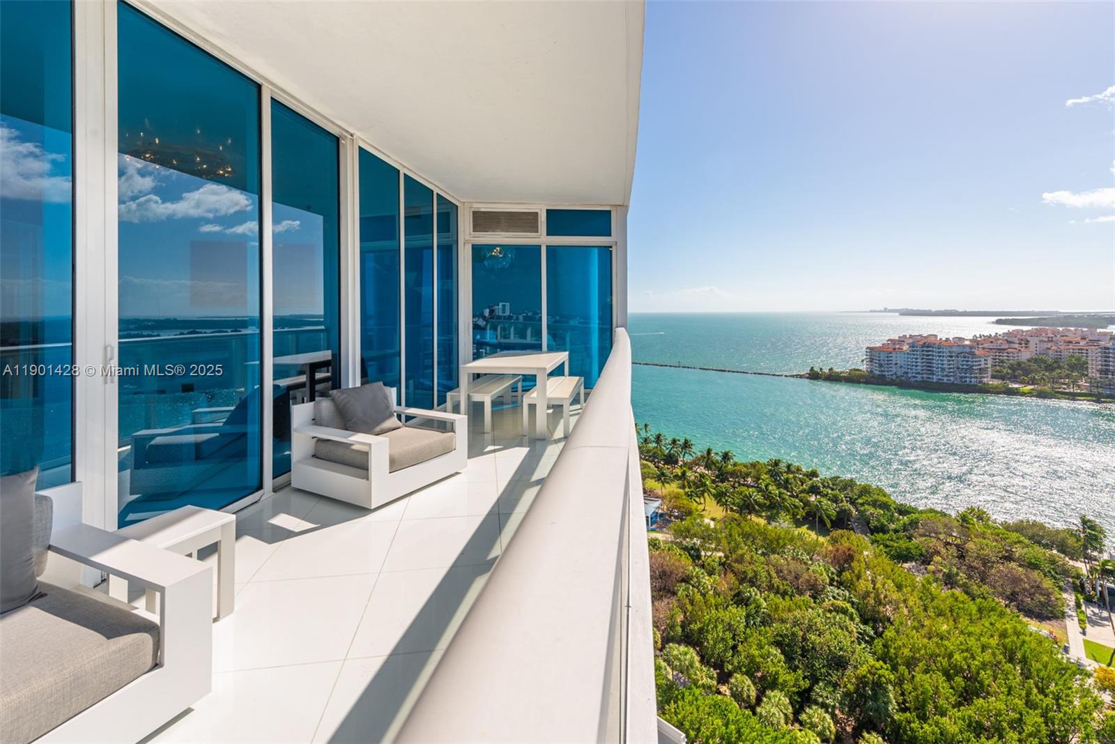 100 S Pointe Dr #2101, Miami Beach FL 33139