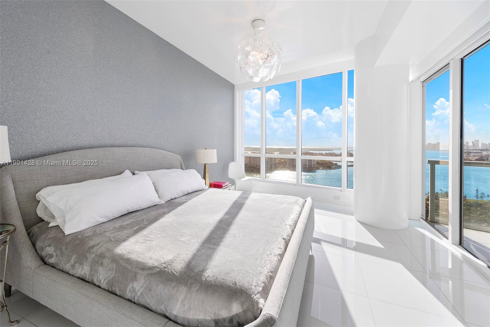 100 S Pointe Dr #2101, Miami Beach FL 33139