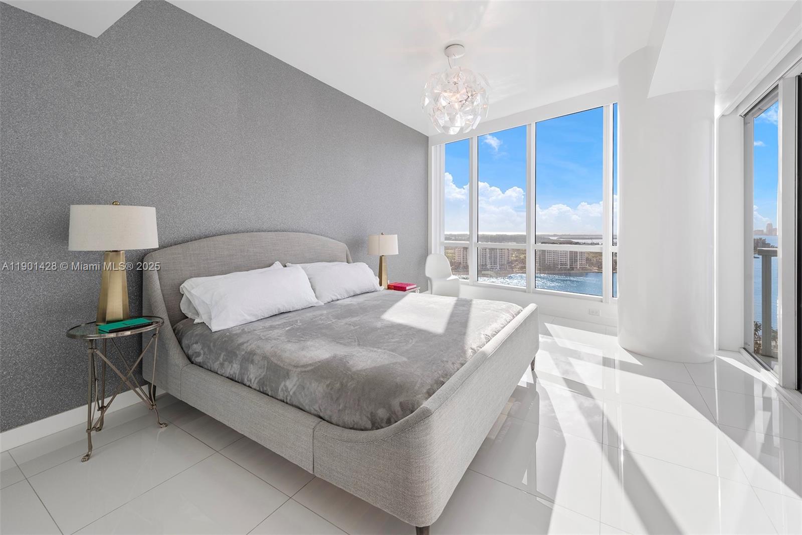 100 S Pointe Dr #2101, Miami Beach FL 33139