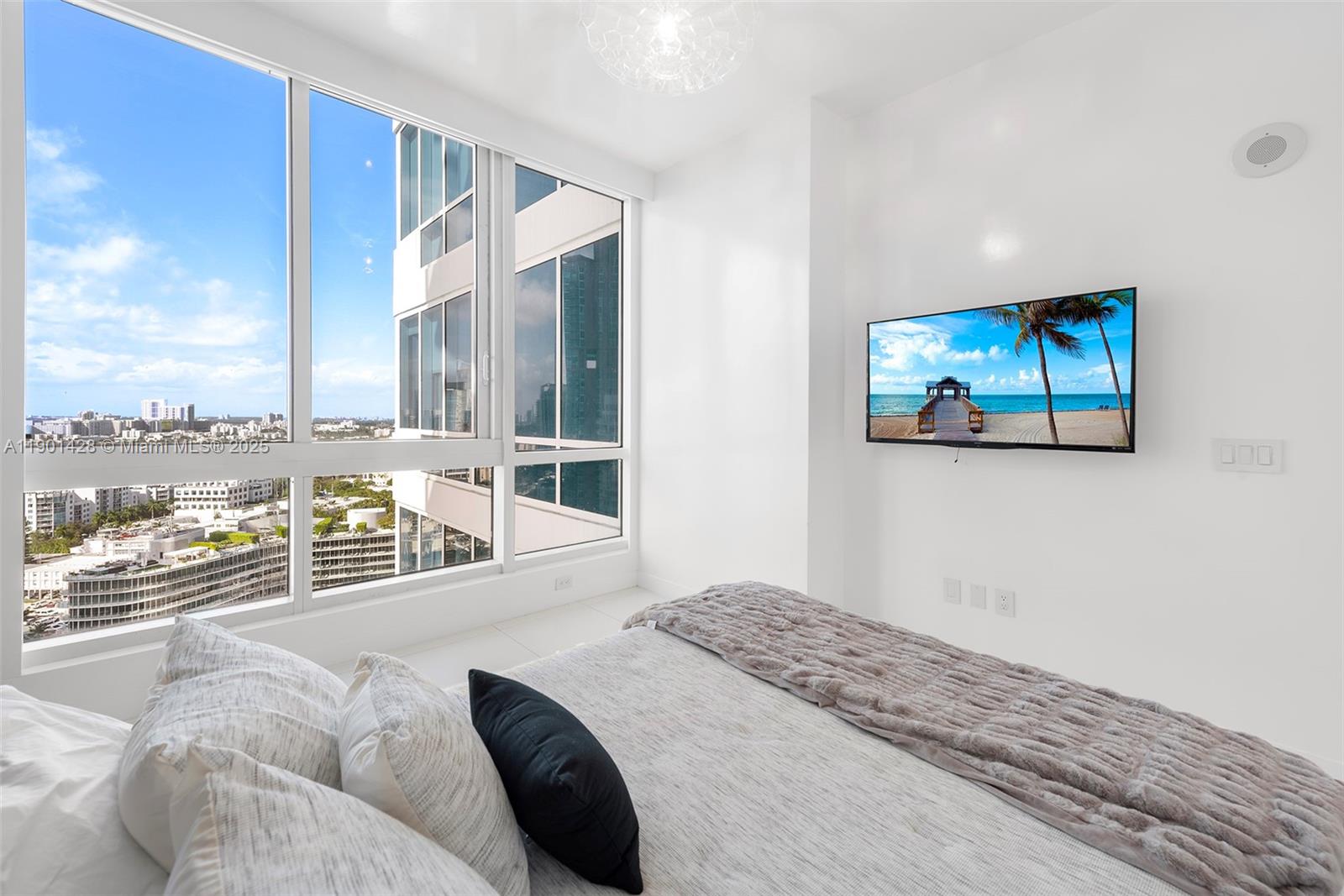 100 S Pointe Dr #2101, Miami Beach FL 33139