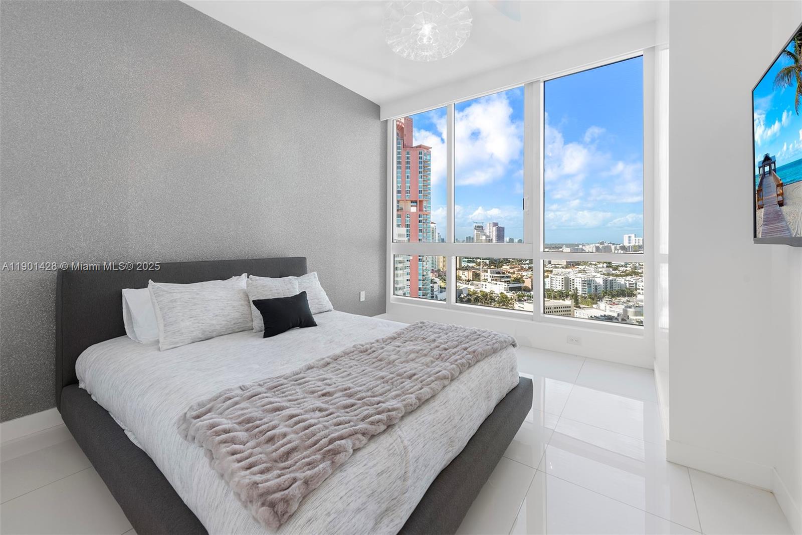 100 S Pointe Dr #2101, Miami Beach FL 33139