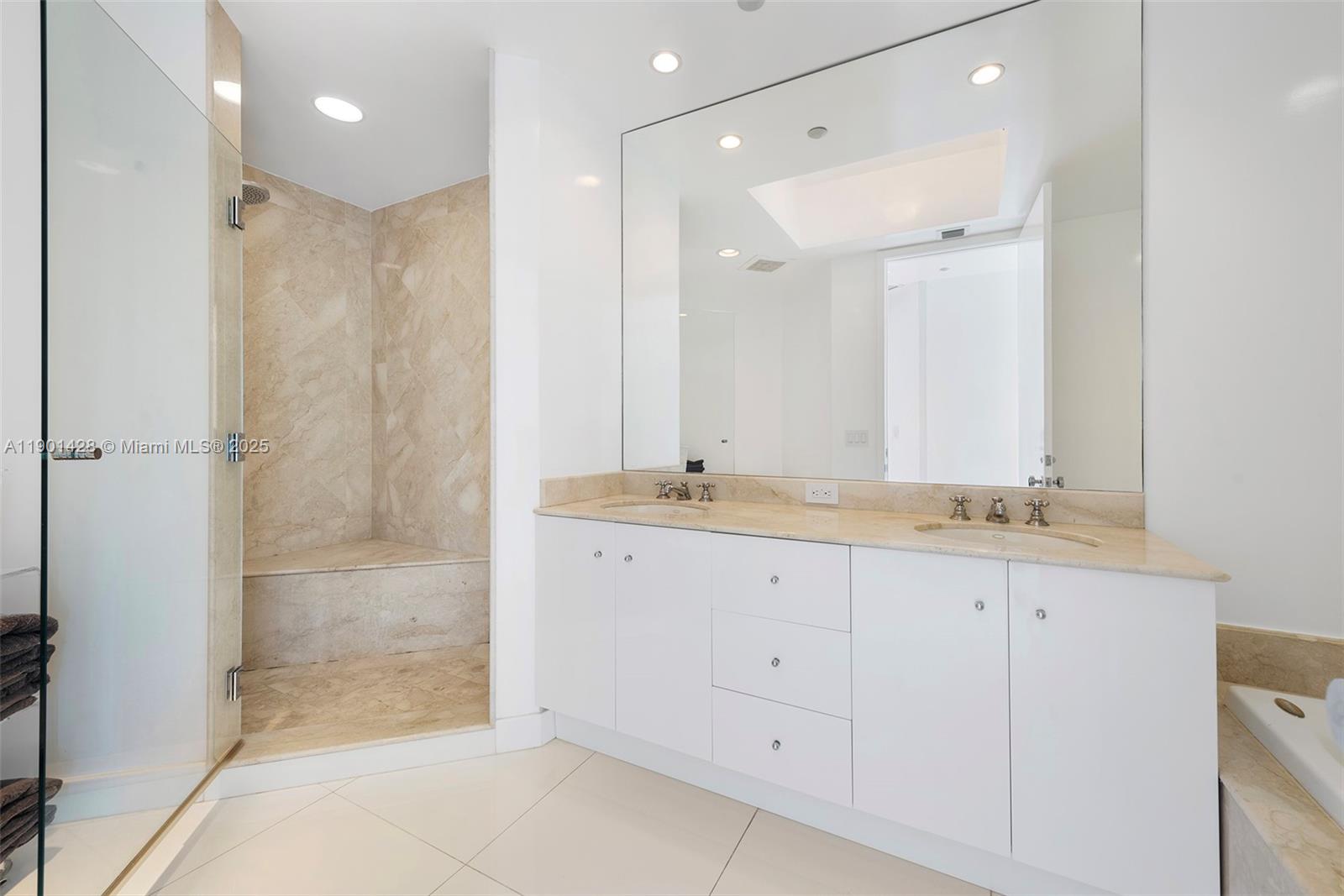 100 S Pointe Dr #2101, Miami Beach FL 33139