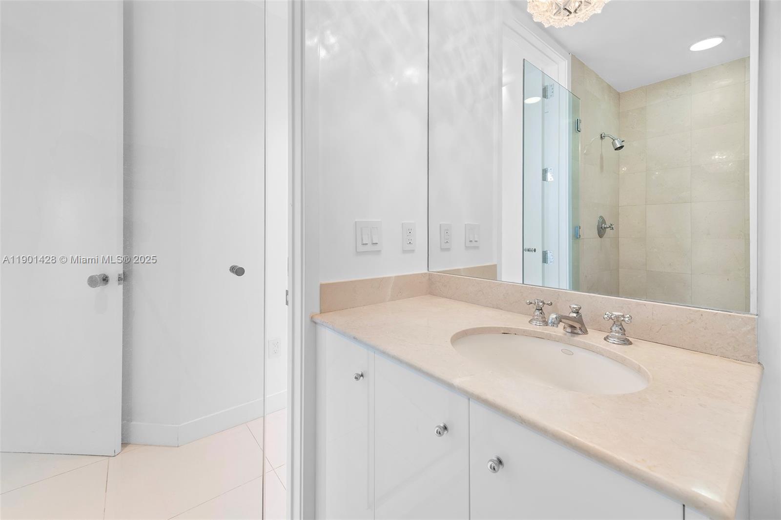100 S Pointe Dr #2101, Miami Beach FL 33139
