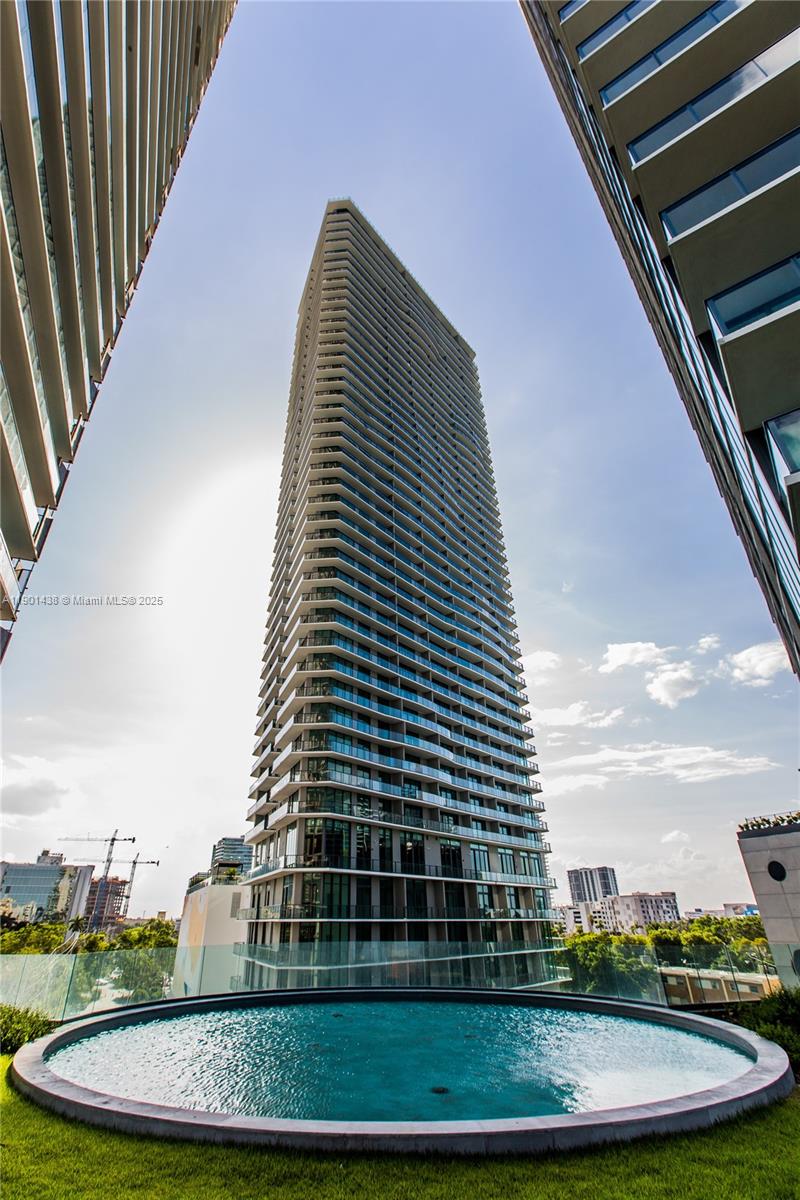 650 NE 32nd St #2205, Miami FL 33137