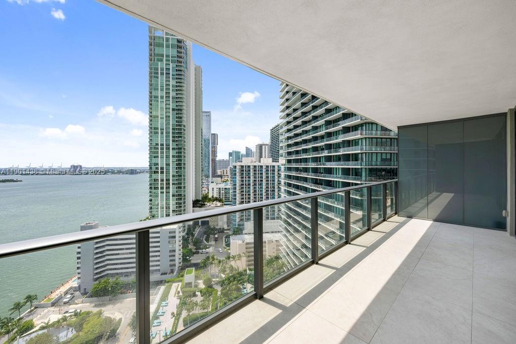 650 NE 32nd St #2205, Miami FL 33137
