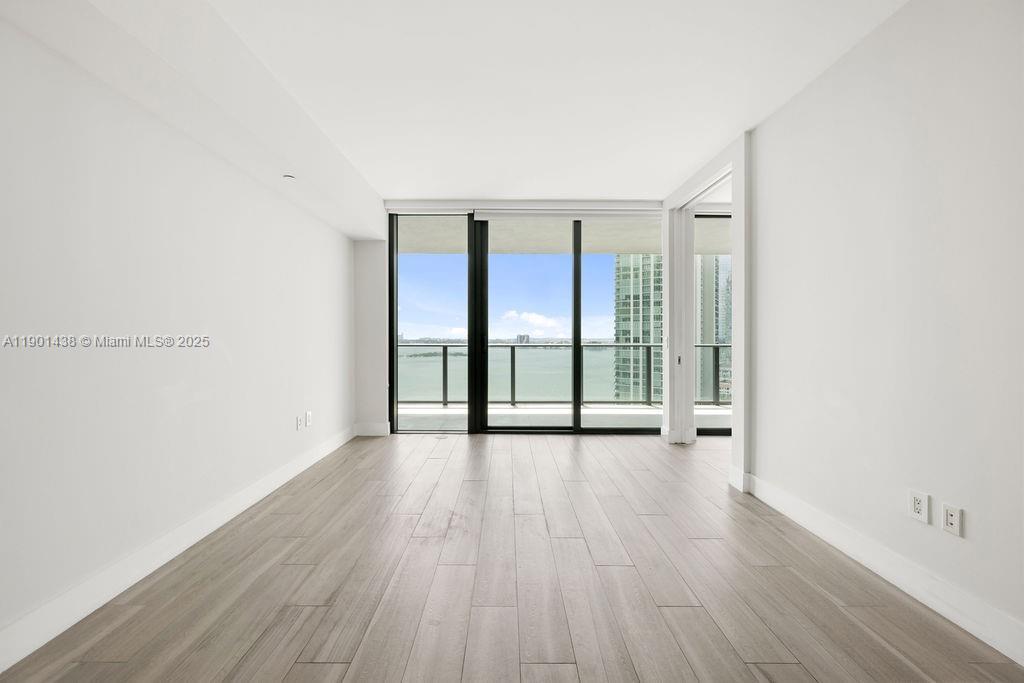 650 NE 32nd St #2205, Miami FL 33137