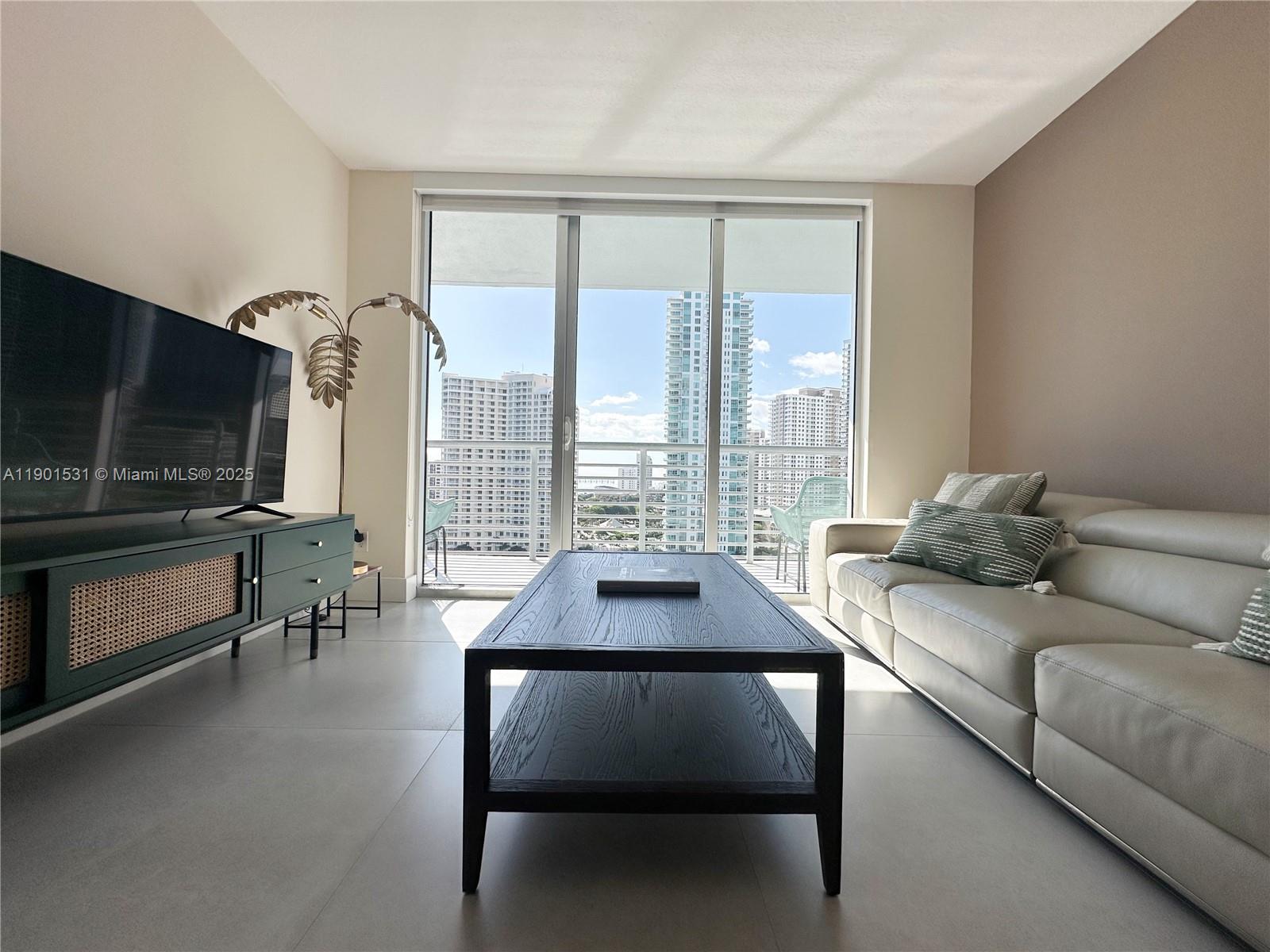 335 S Biscayne Blvd #1605, Miami FL 33131
