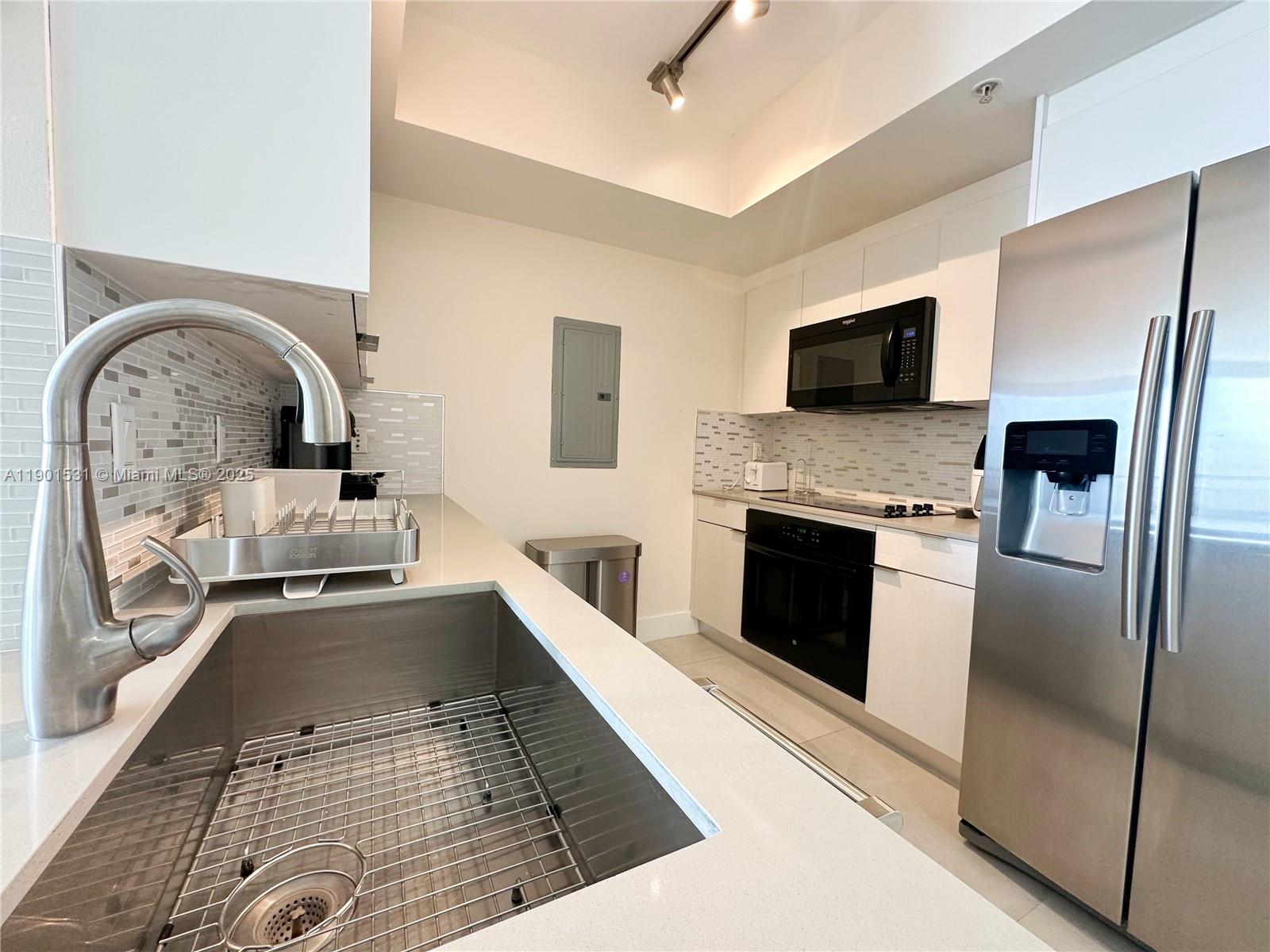 335 S Biscayne Blvd #1605, Miami FL 33131