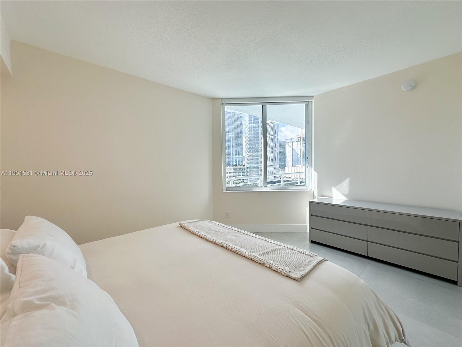 335 S Biscayne Blvd #1605, Miami FL 33131
