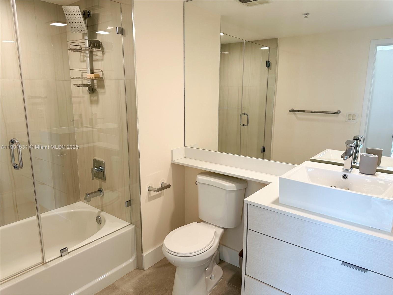 335 S Biscayne Blvd #1605, Miami FL 33131