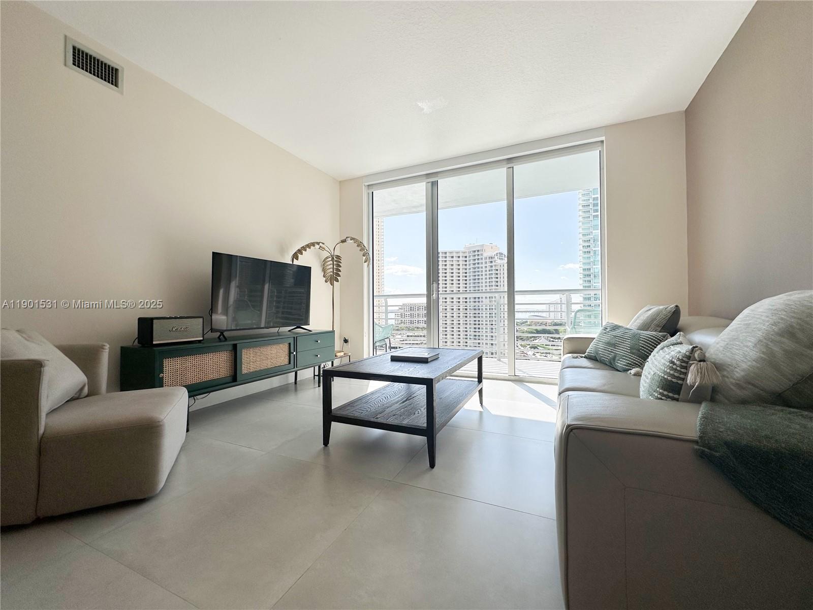 335 S Biscayne Blvd #1605, Miami FL 33131