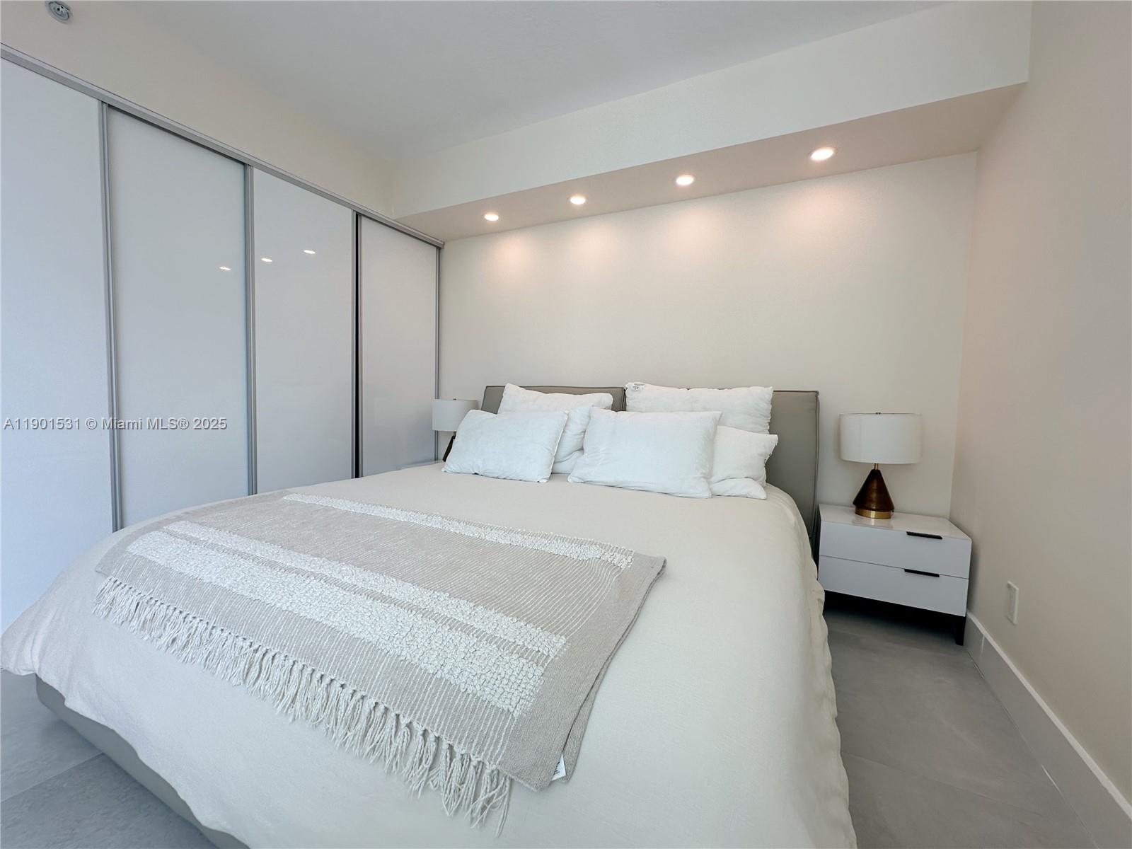 335 S Biscayne Blvd #1605, Miami FL 33131