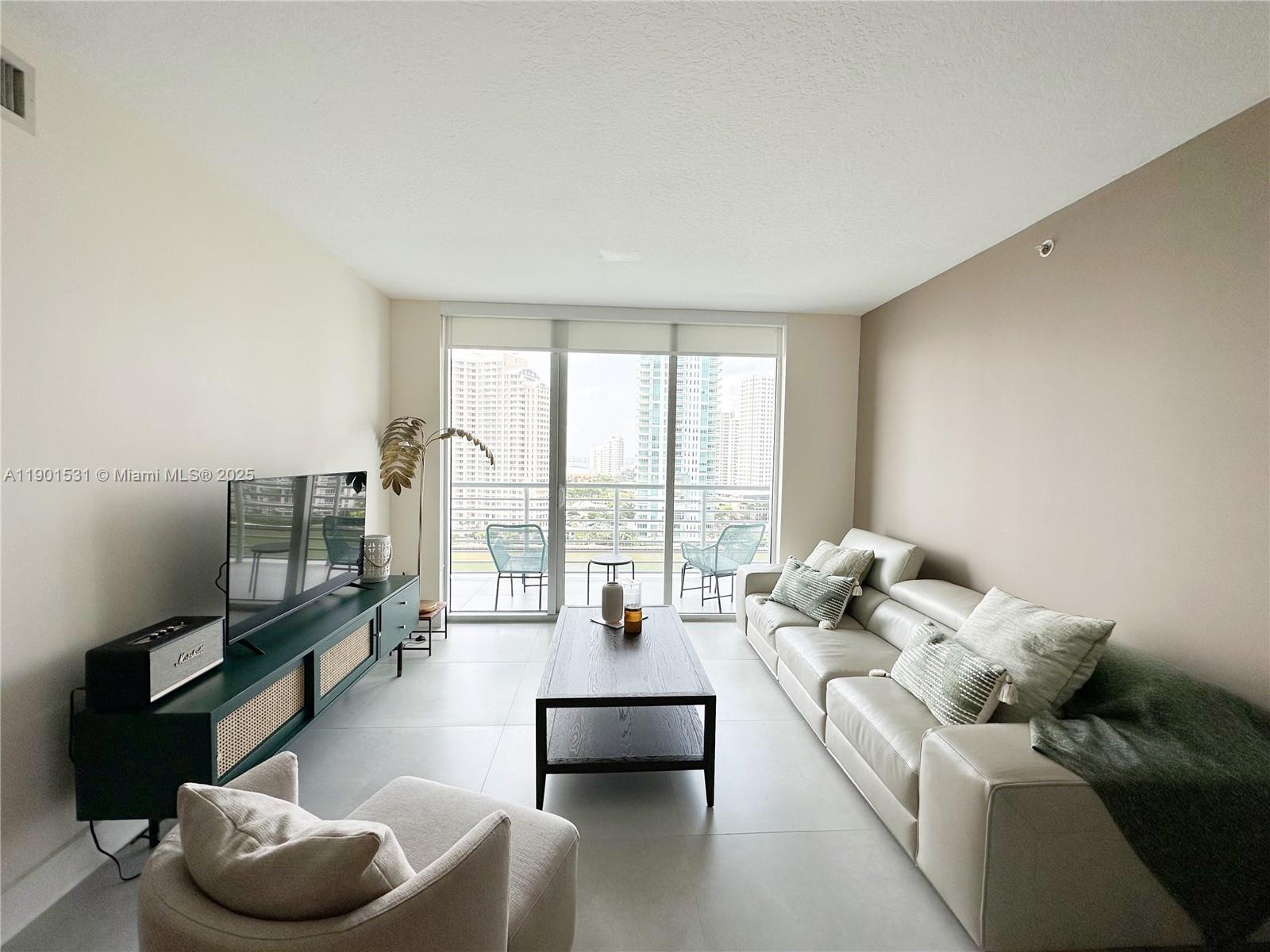 335 S Biscayne Blvd #1605, Miami FL 33131