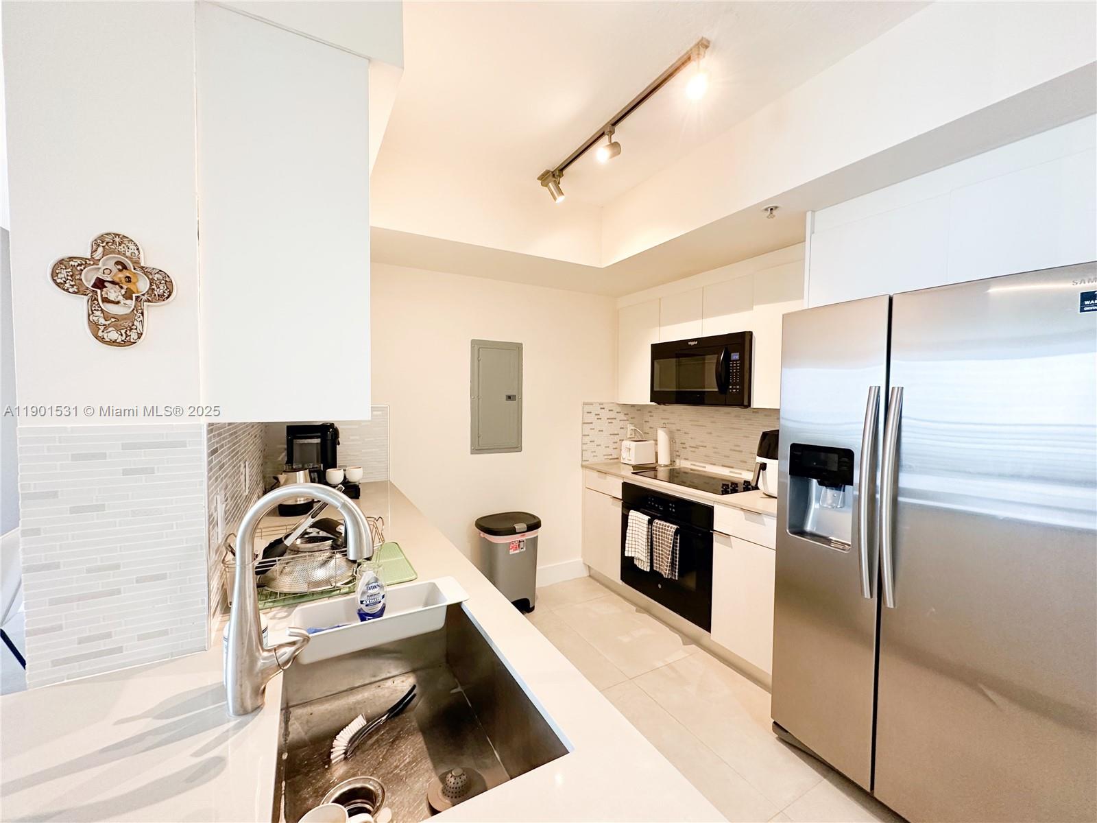 335 S Biscayne Blvd #1605, Miami FL 33131