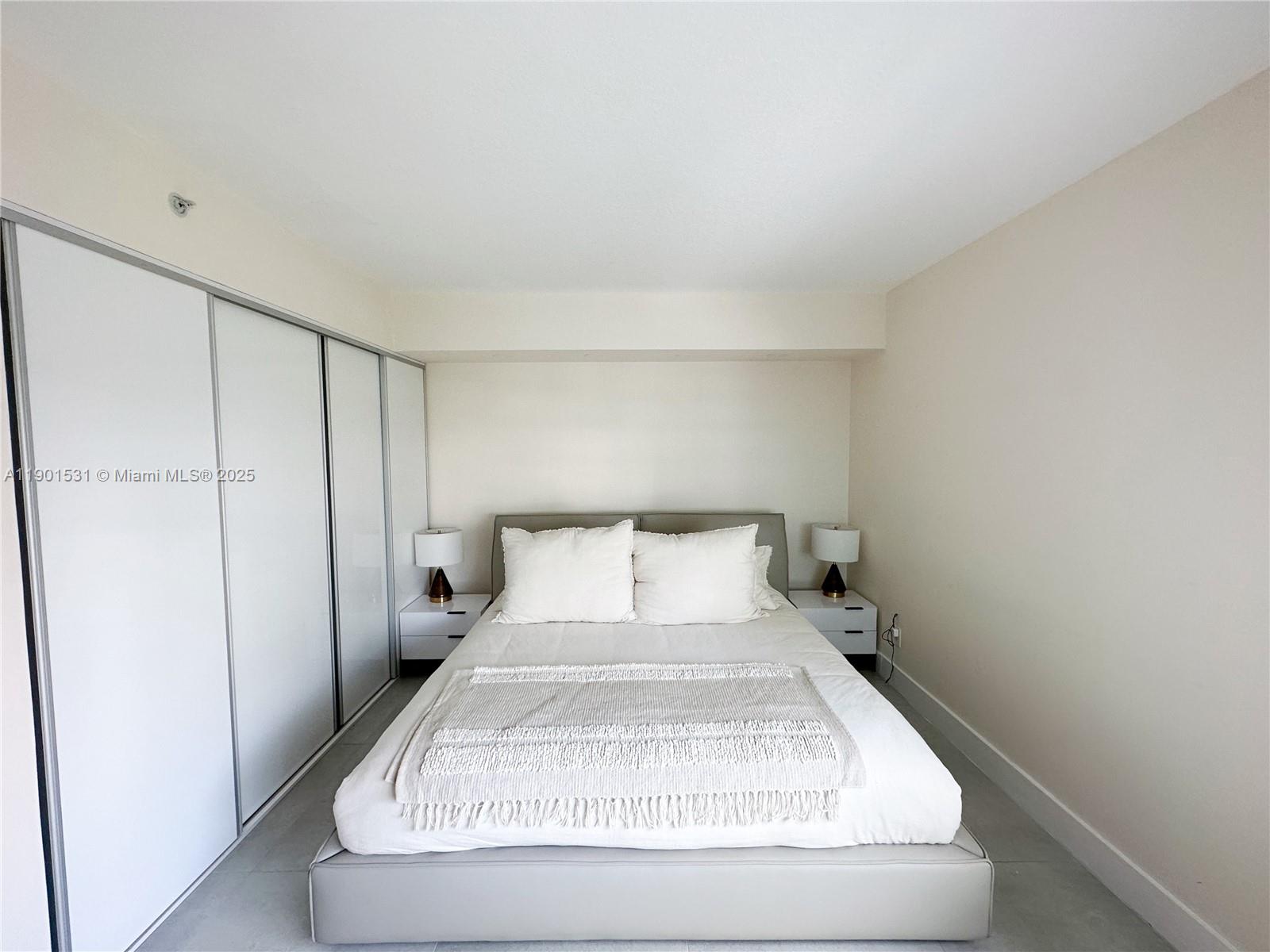 335 S Biscayne Blvd #1605, Miami FL 33131