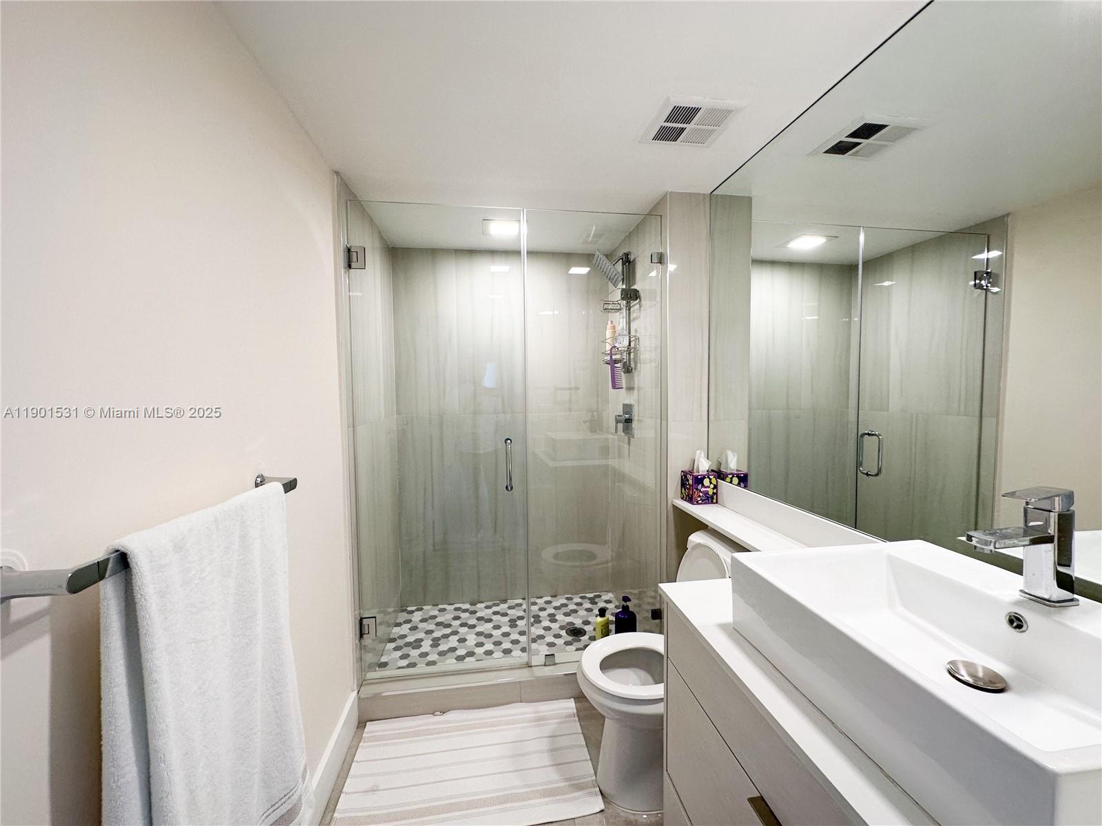 335 S Biscayne Blvd #1605, Miami FL 33131