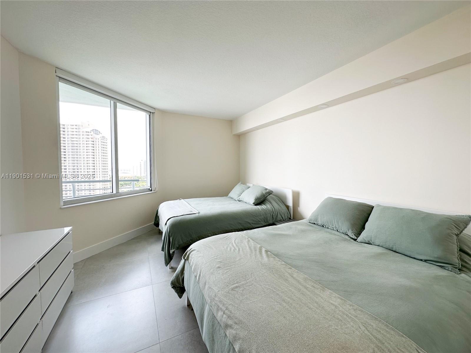 335 S Biscayne Blvd #1605, Miami FL 33131