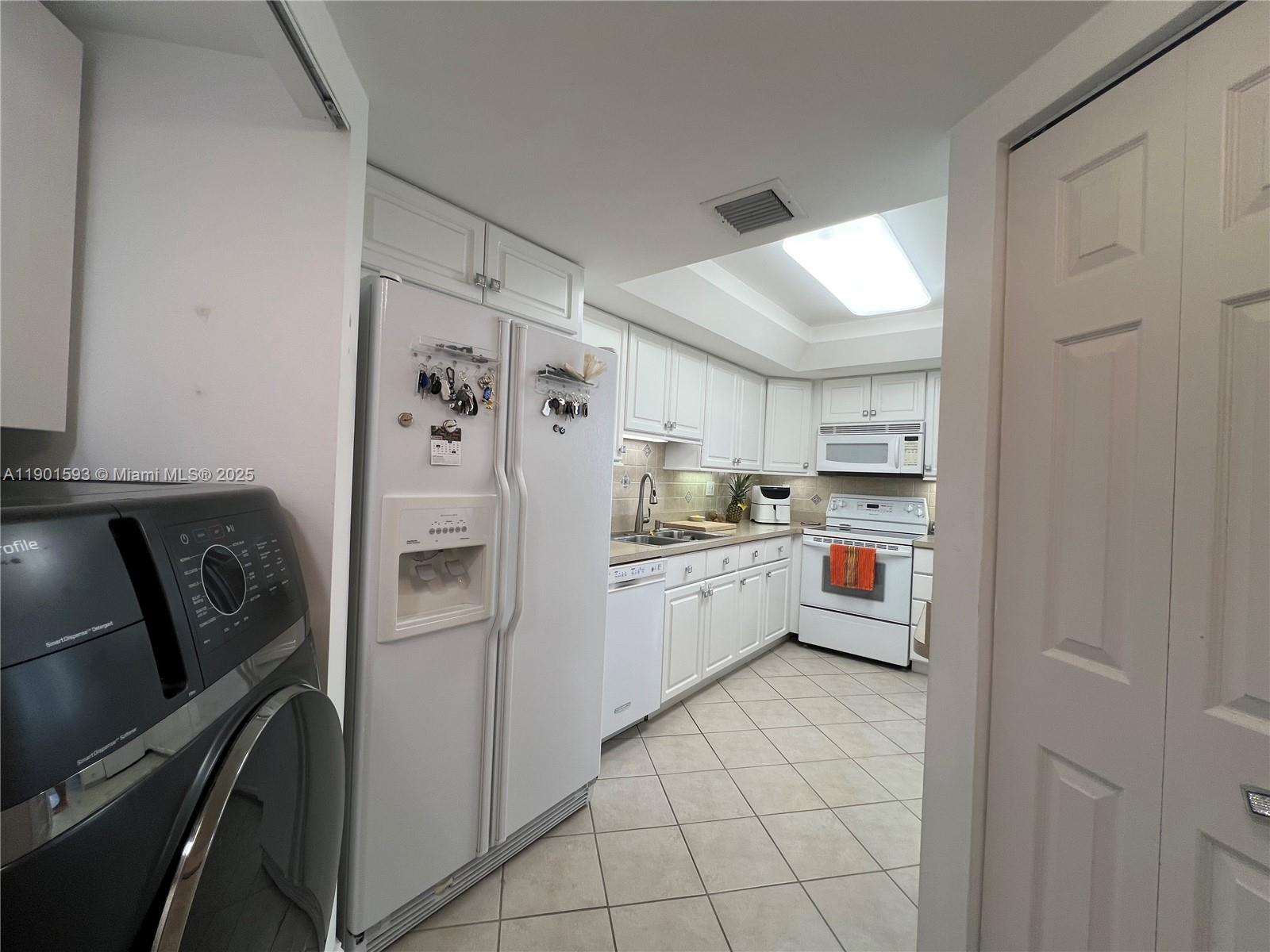520 Brickell Key Dr #A900, Miami FL 33131