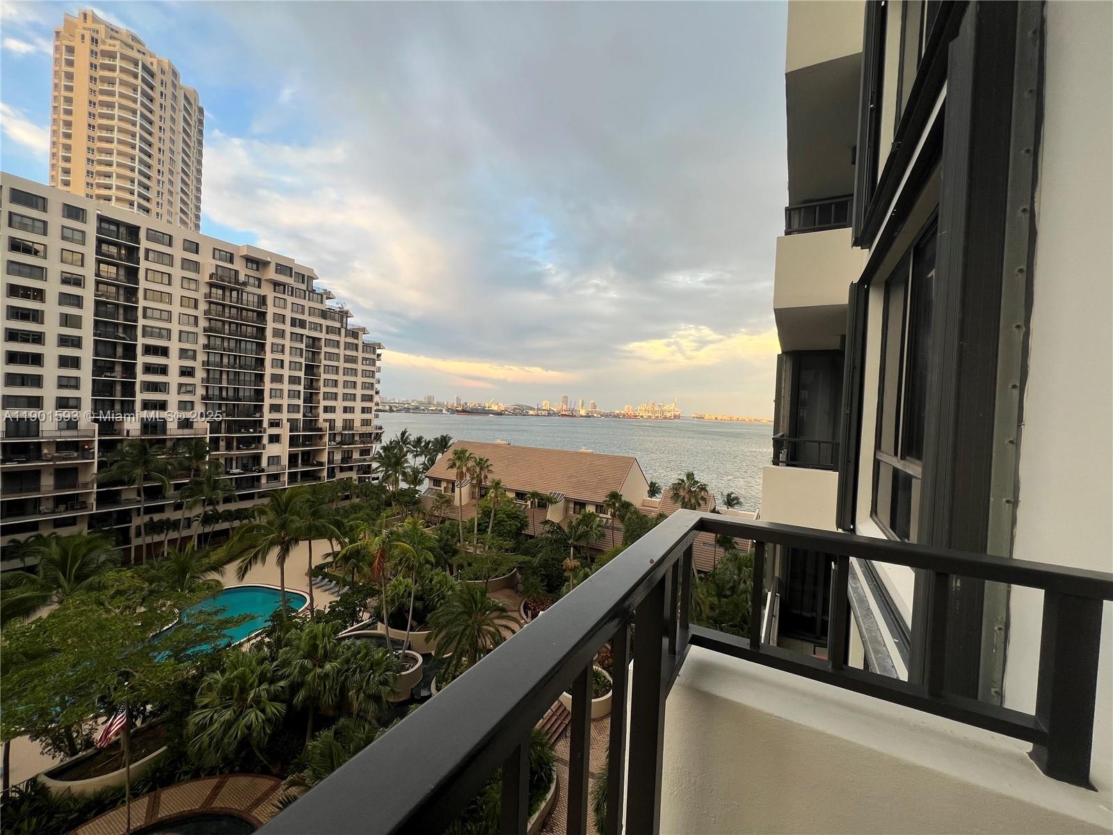 520 Brickell Key Dr #A900, Miami FL 33131