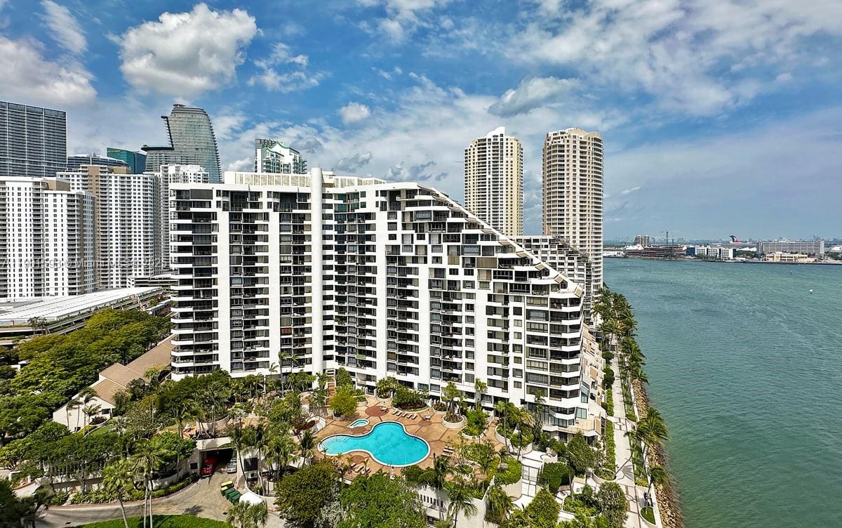 520 Brickell Key Dr #A900, Miami FL 33131