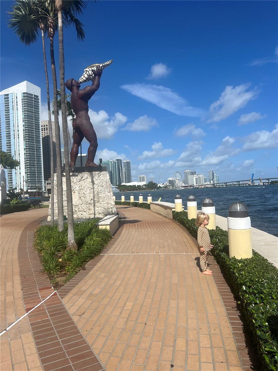 520 Brickell Key Dr #A900, Miami FL 33131