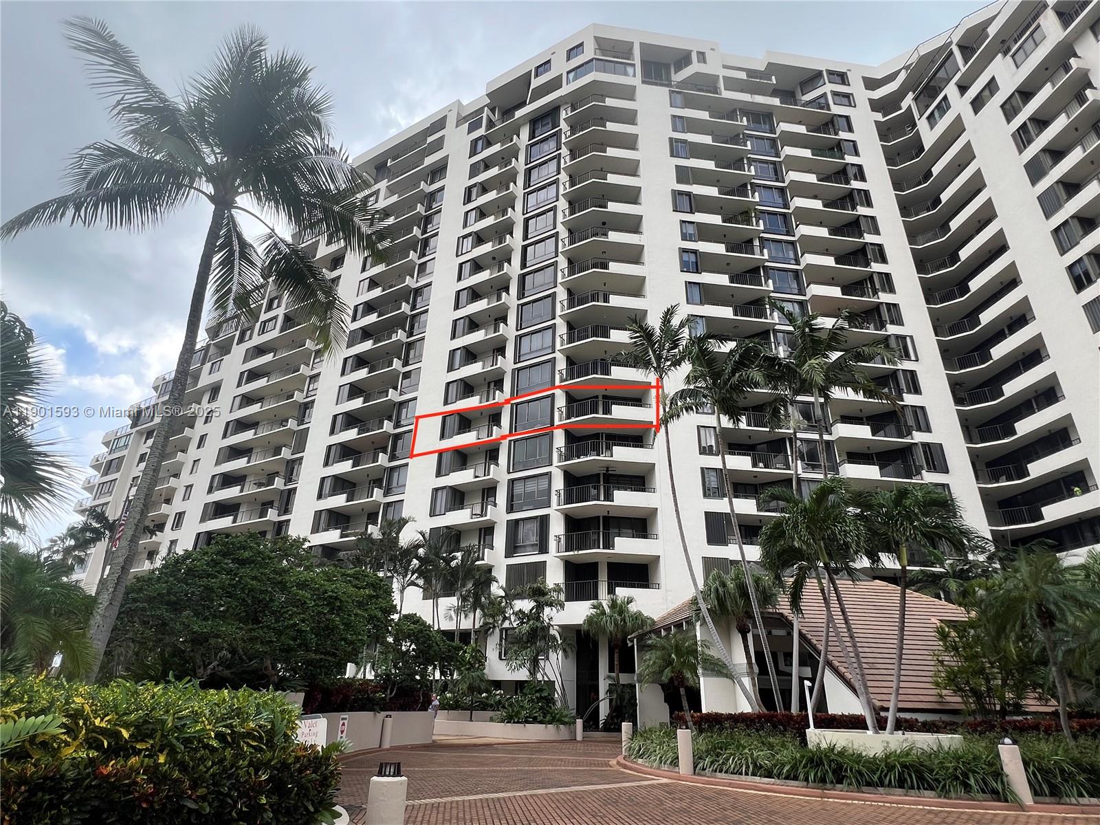 520 Brickell Key Dr #A900, Miami FL 33131