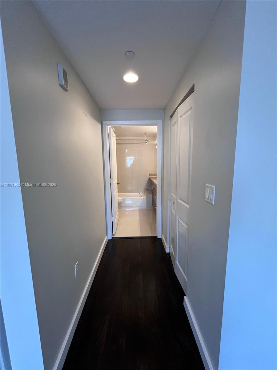 601 NE 23rd St #606, Miami FL 33137