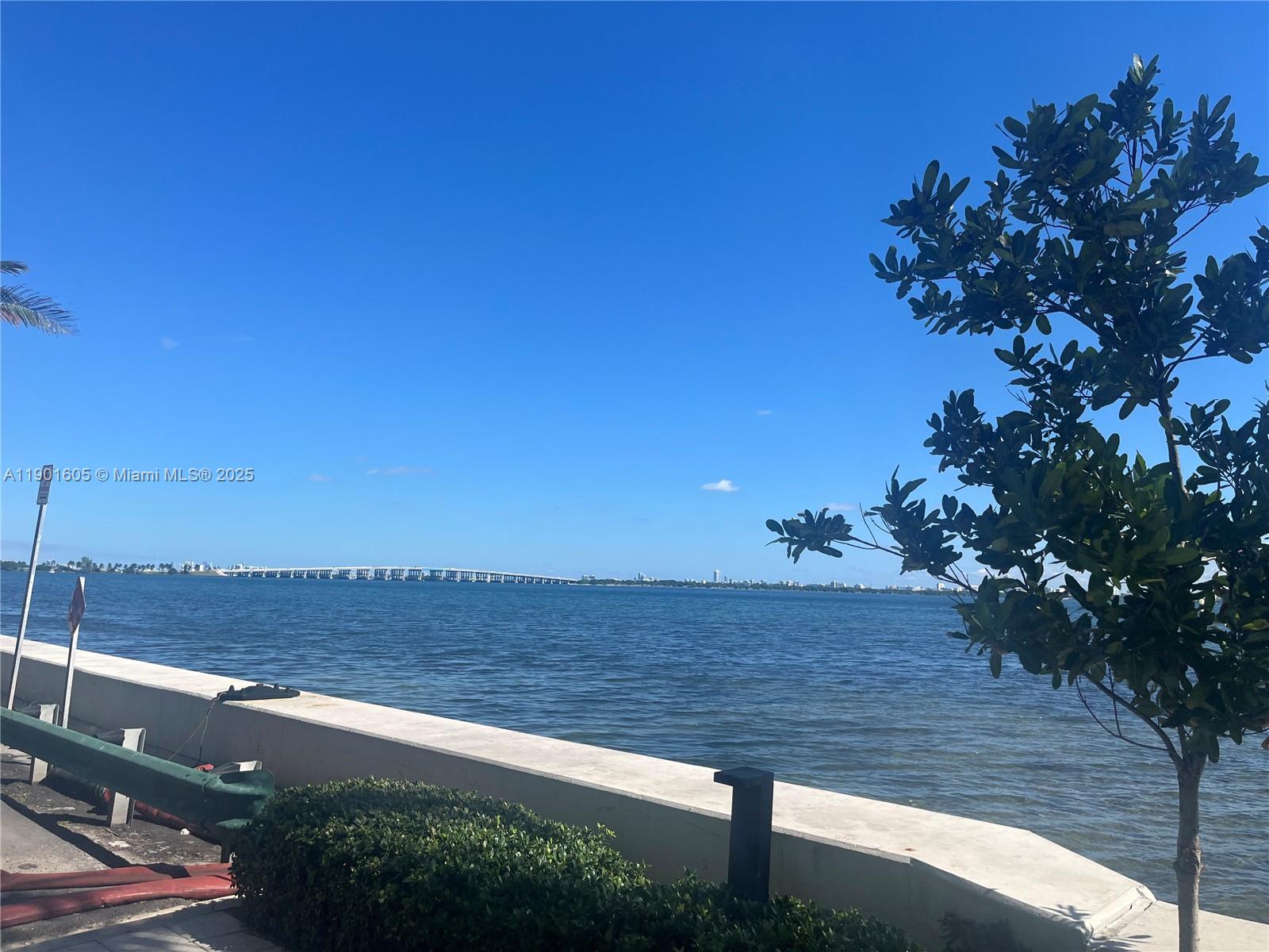 601 NE 23rd St #606, Miami FL 33137