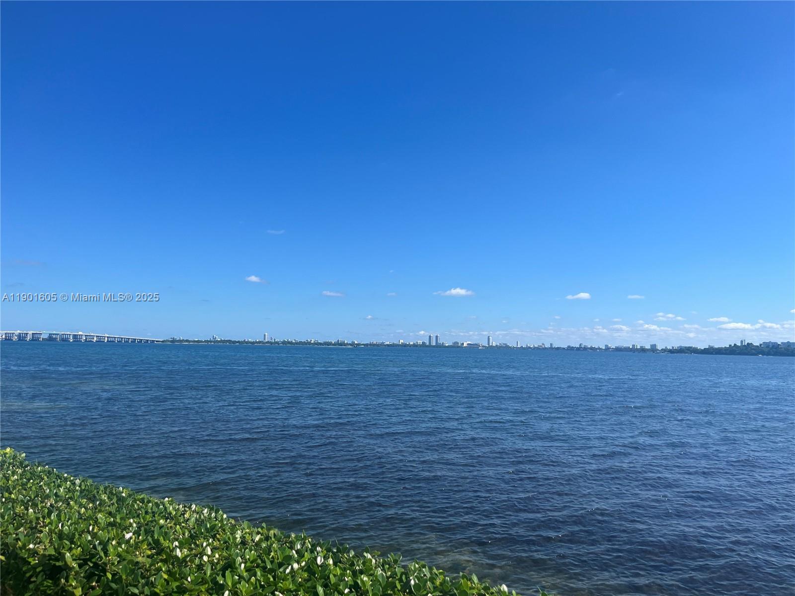 601 NE 23rd St #606, Miami FL 33137