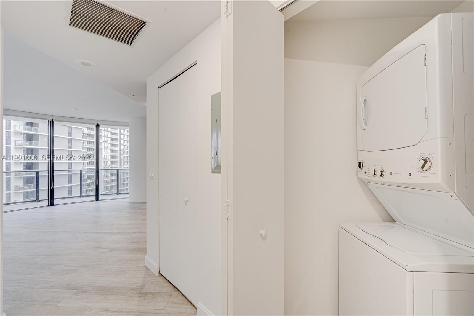 45 SW 9th St #2408, Miami FL 33130