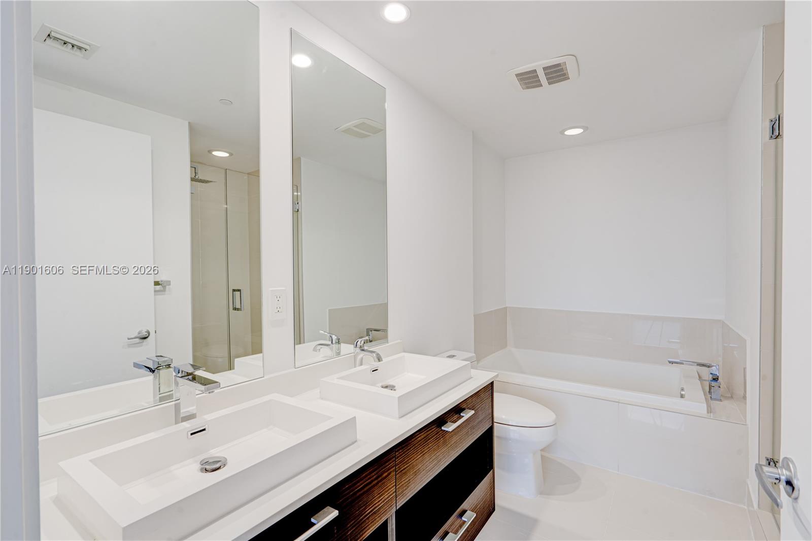 45 SW 9th St #2408, Miami FL 33130