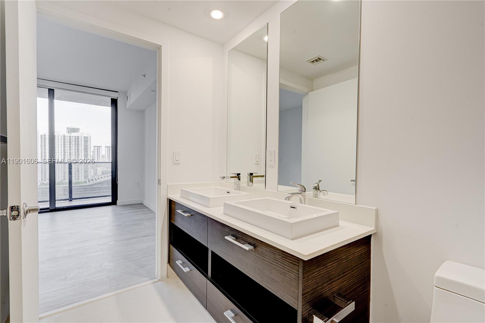 45 SW 9th St #2408, Miami FL 33130