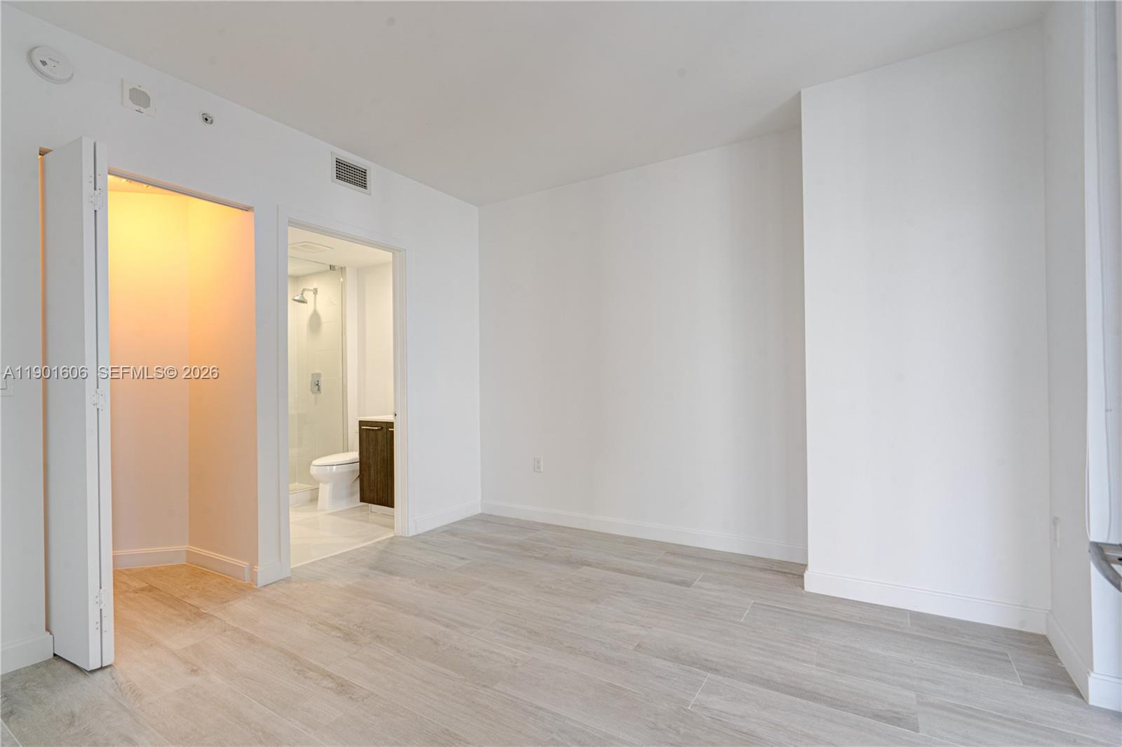 45 SW 9th St #2408, Miami FL 33130