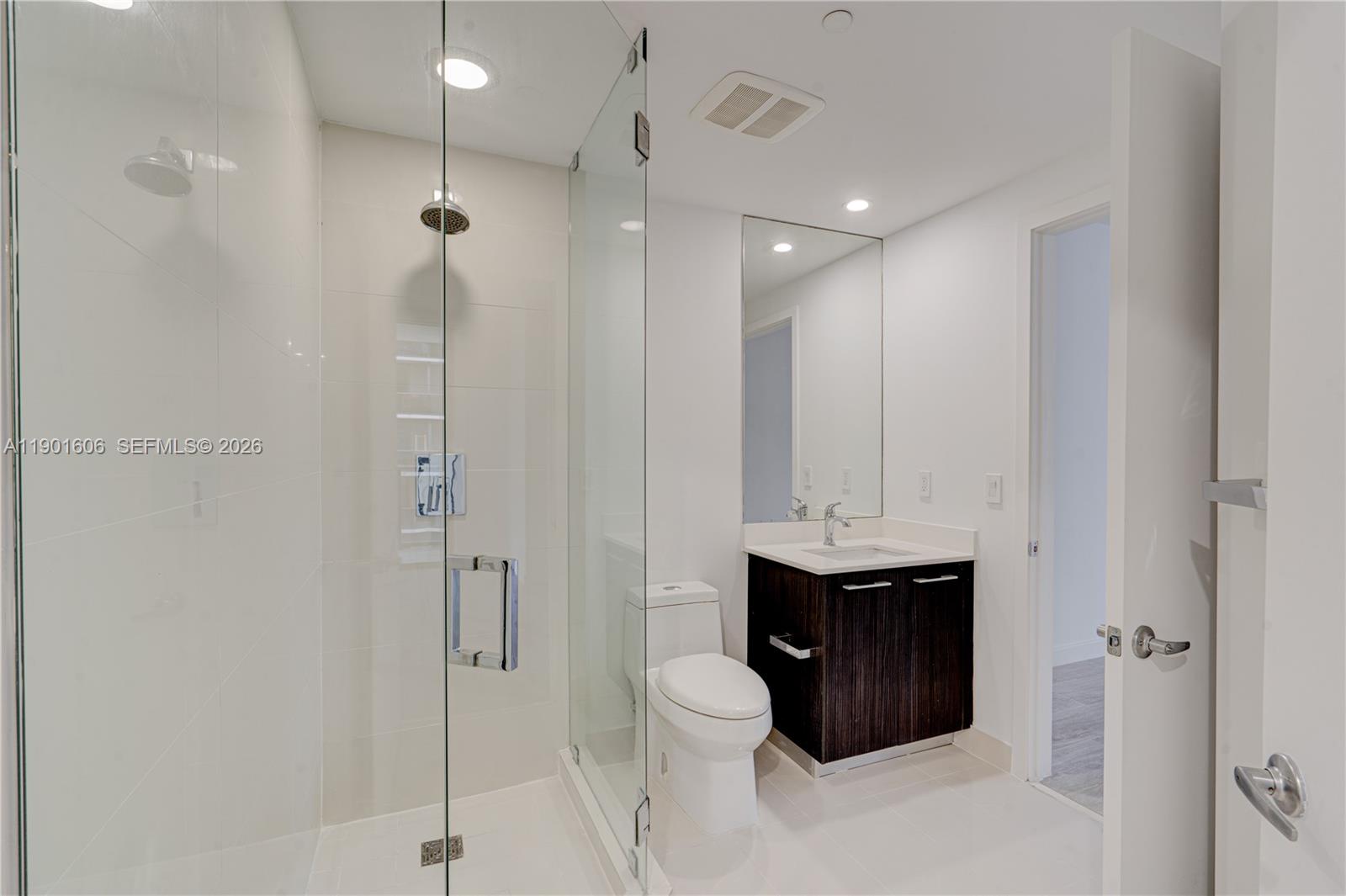 45 SW 9th St #2408, Miami FL 33130