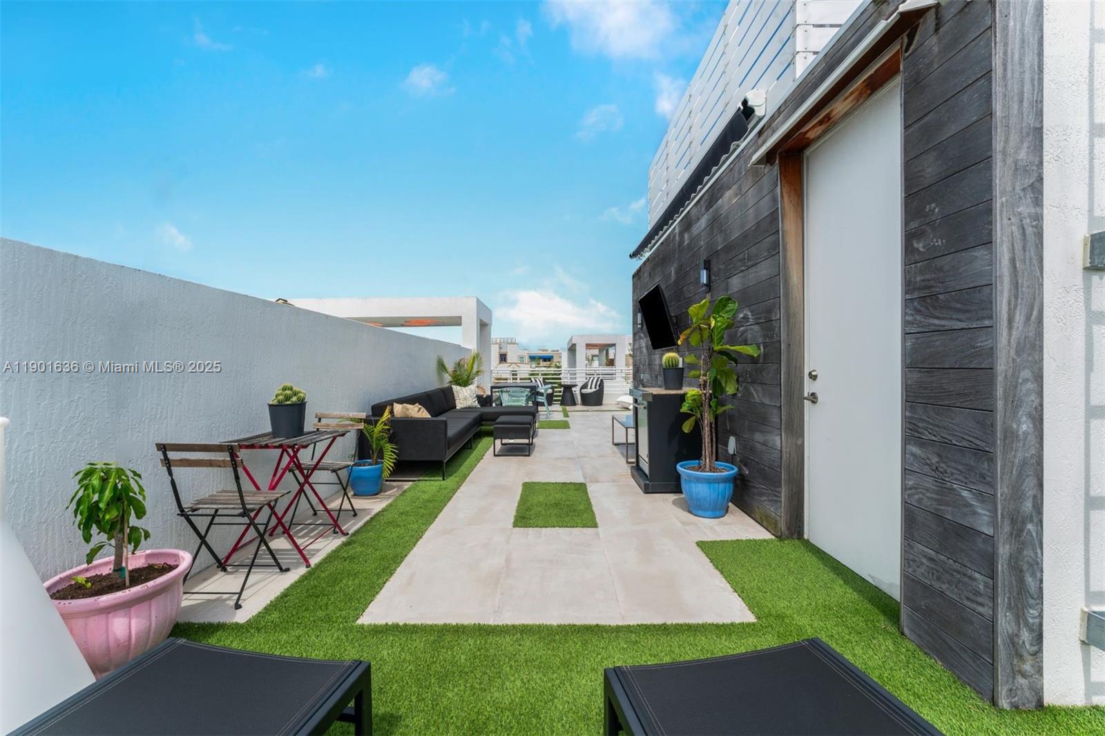 455 NE 39th St #105, Miami FL 33137
