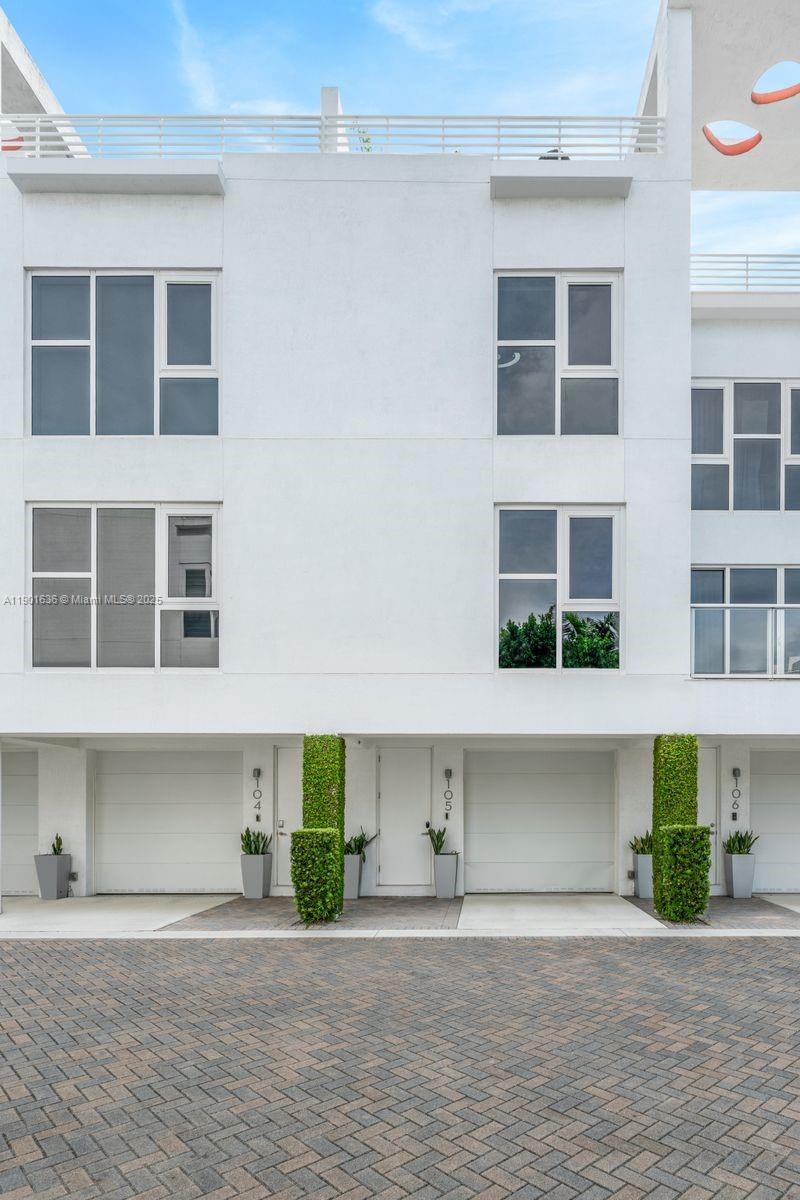 455 NE 39th St #105, Miami FL 33137