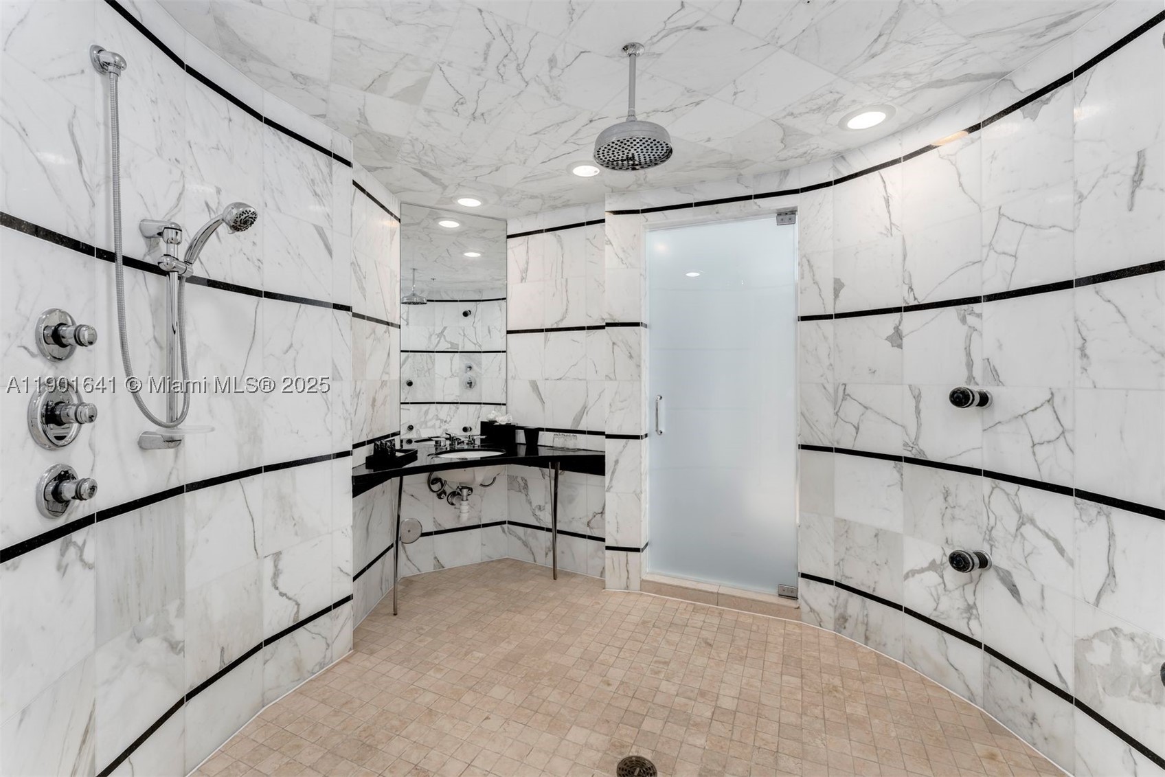 4391 Collins Ave #512, Miami Beach FL 33140