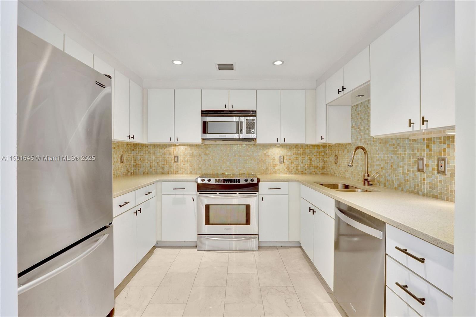 1250 S Miami Ave #2206, Miami FL 33130