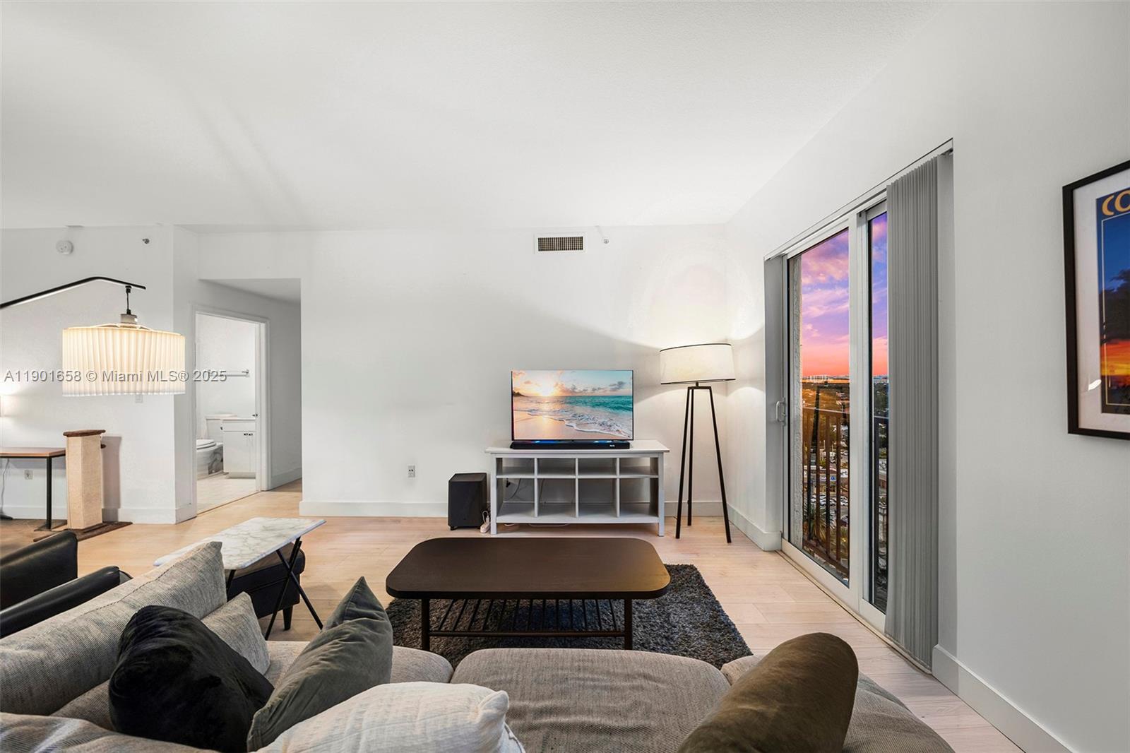 10 Aragon Ave #1417, Coral Gables FL 33134