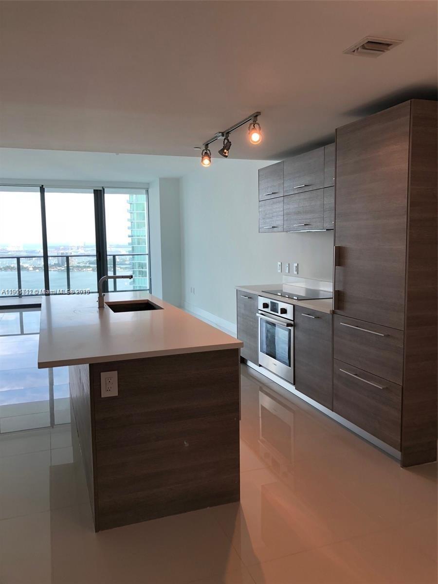 650 NE 32 St #3605, Miami FL 33137