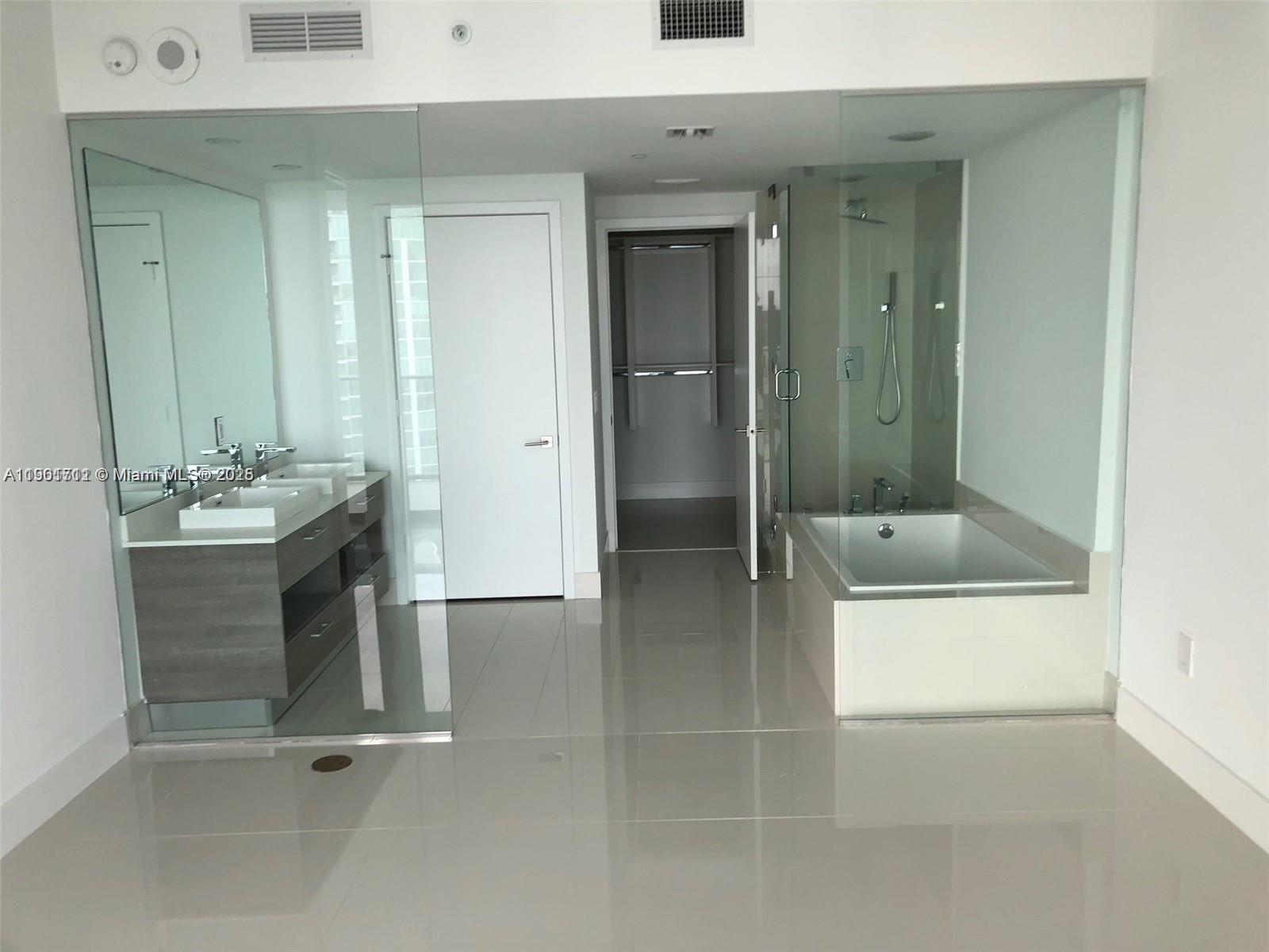 650 NE 32 St #3605, Miami FL 33137