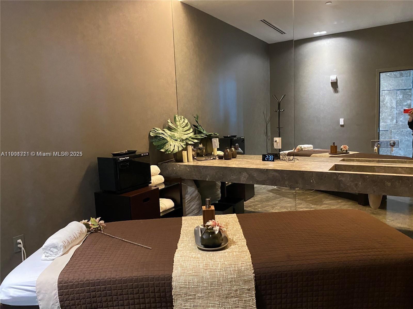 650 NE 32 St #3605, Miami FL 33137
