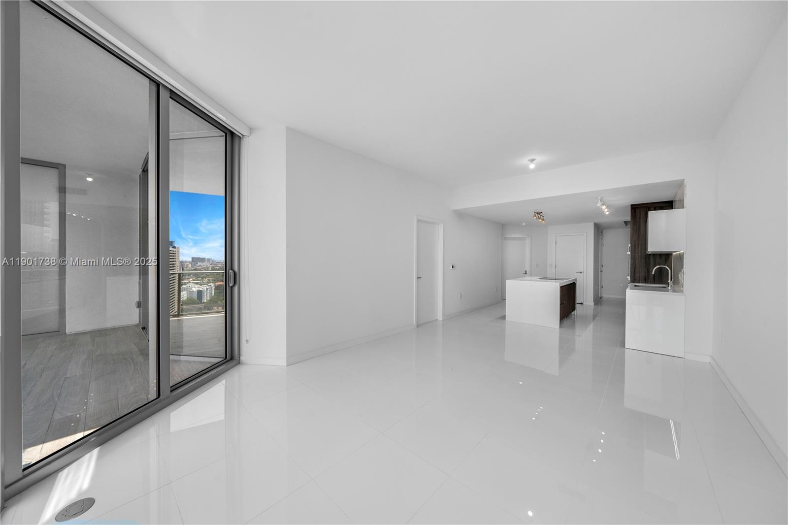 851 NE 1st AVE #2106, Miami FL 33132
